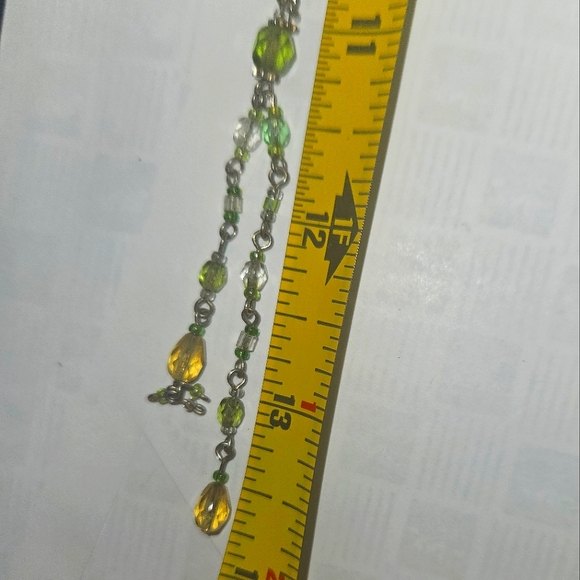 Very Pretty, Vintage,Necklace. Green, White and a touch of yellow AB Crystals. - Picture 3 of 3